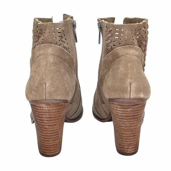 NWOB Vince Camuto Fenyia Perforated Leather Womens Bootie Size 8.5M - Picture 5 of 10